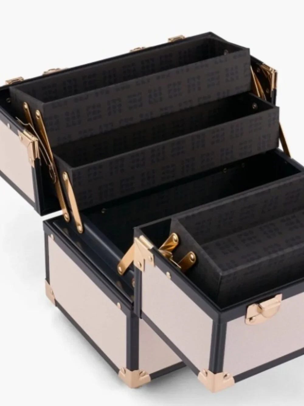 Caboodles medium make